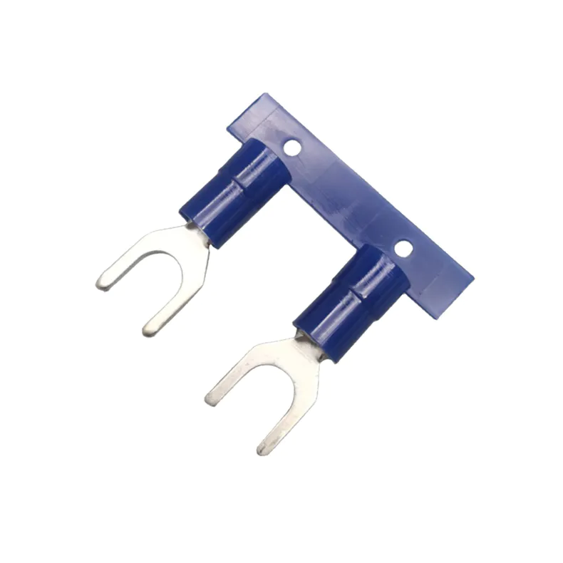 Insulated fork wire terminal in chain