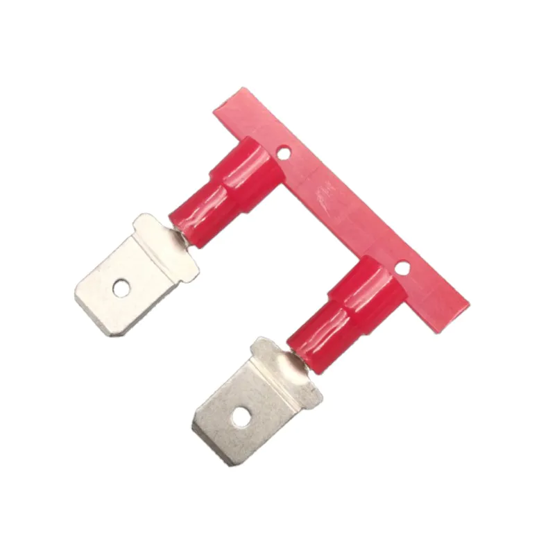 Insulated male spade terminal in chain